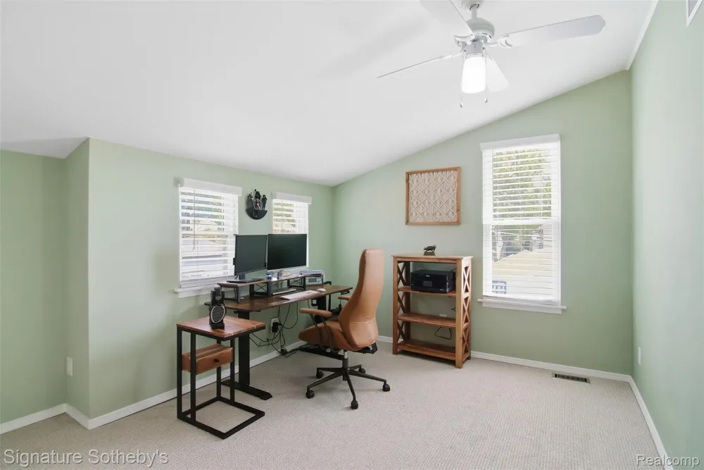 748 Ruffner Avenue Birmingham City, MI 48009