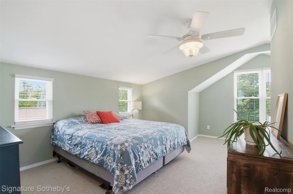 748 Ruffner Avenue Birmingham City, MI 48009