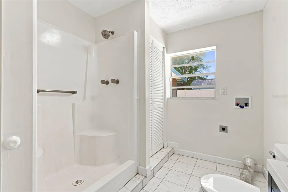1719 JULIAN LN DRIVE Tampa, FL 33619