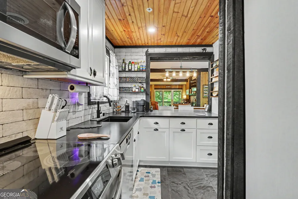 239 Shakespeare DR Clayton, GA 30525