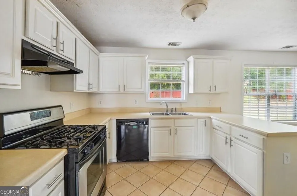 4255 Old House DR Conley, GA 30288