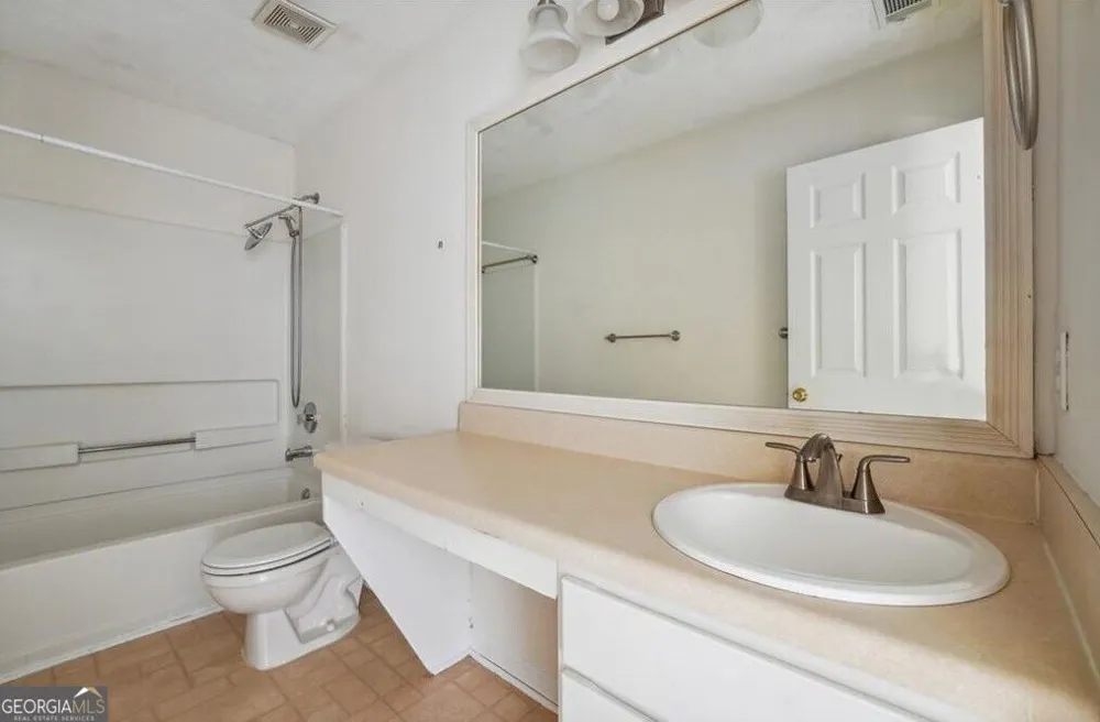 4255 Old House DR Conley, GA 30288