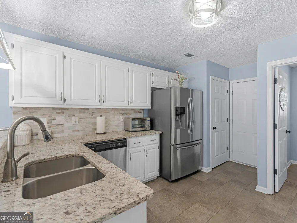 420 Colvin DR Locust Grove, GA 30248