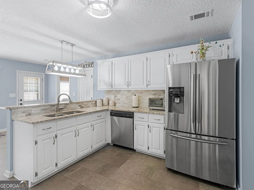 420 Colvin DR Locust Grove, GA 30248