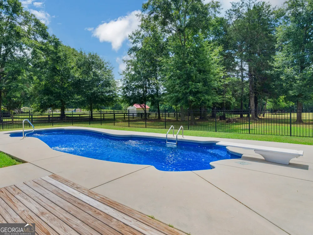 420 Colvin DR Locust Grove, GA 30248