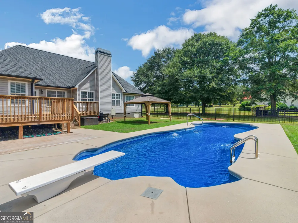 420 Colvin DR Locust Grove, GA 30248