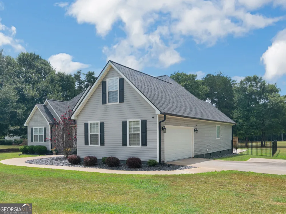 420 Colvin DR Locust Grove, GA 30248
