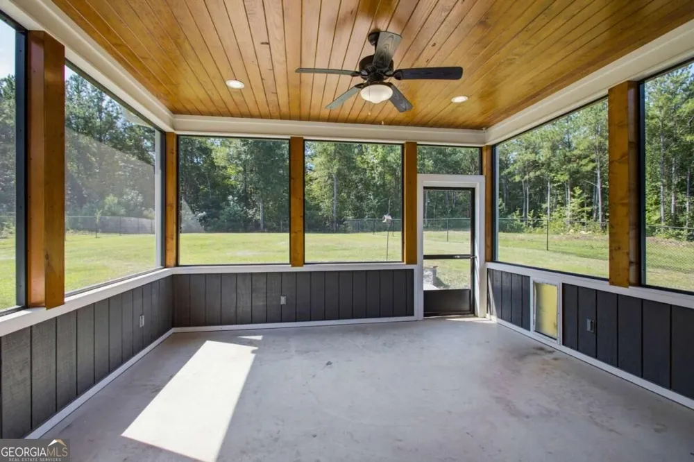 368 Pine RD Rockmart, GA 30153