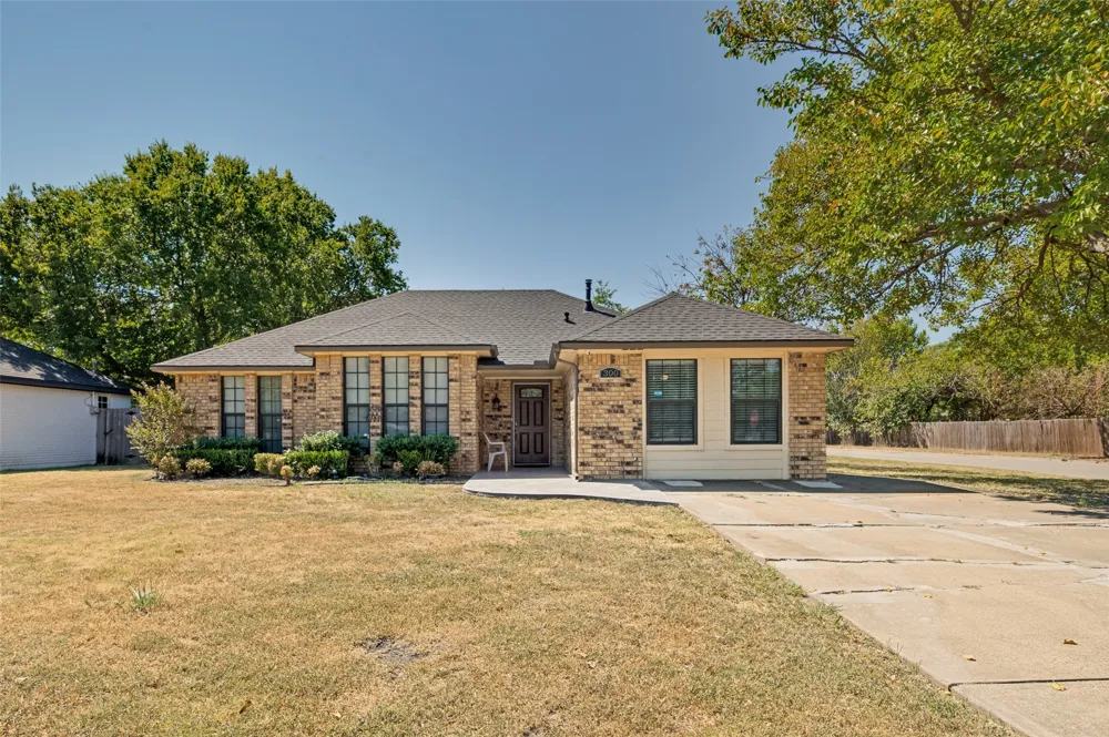 300 Monica Street Glenn Heights, TX 75154