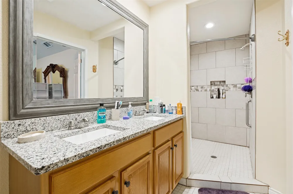 300 Monica Street Glenn Heights, TX 75154