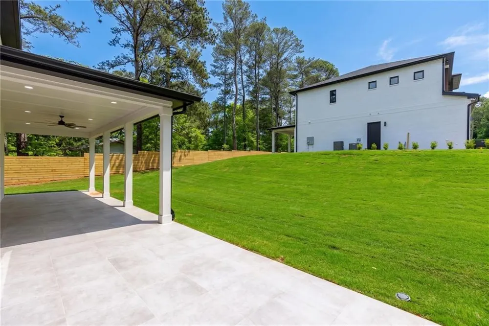 2709 Collins Hill Rd Lawrenceville, GA 30043
