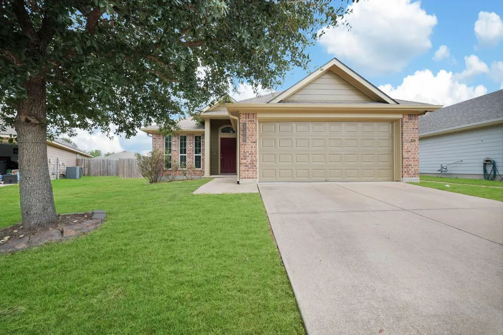 110 Oakwood Court Huntsville, TX 77320