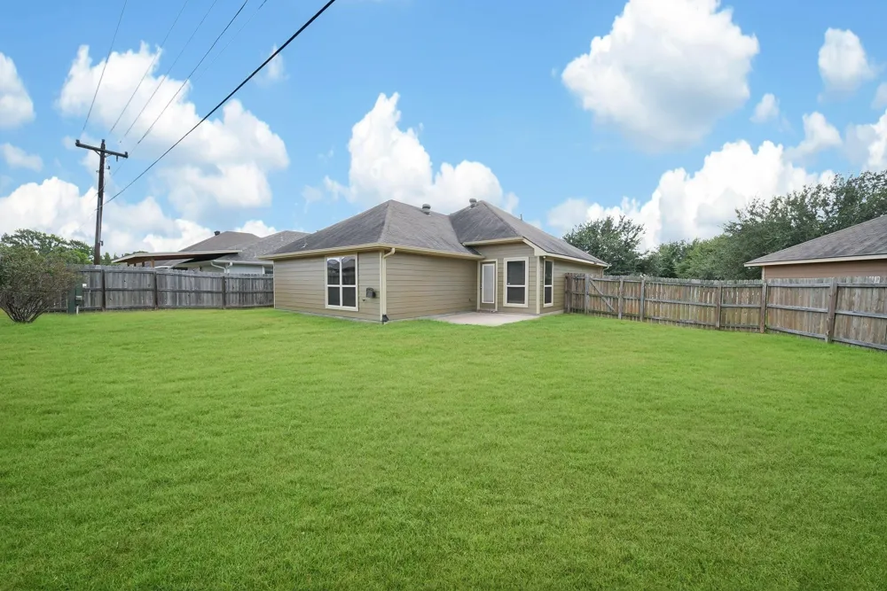 110 Oakwood Court Huntsville, TX 77320