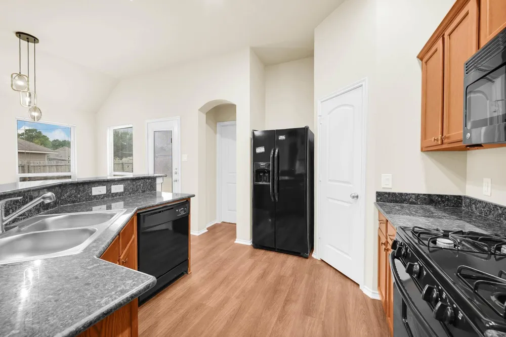 110 Oakwood Court Huntsville, TX 77320