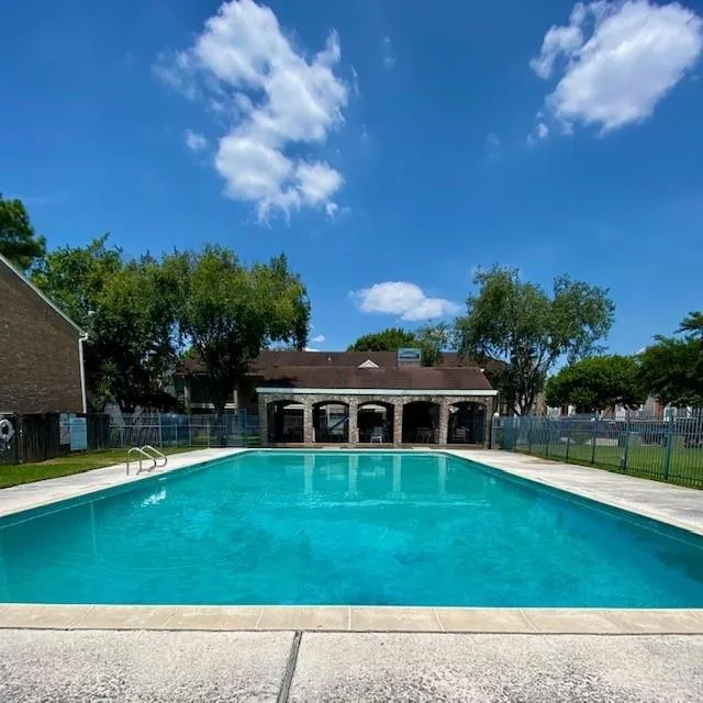 3900 Woodchase Drive #111 Houston, TX 77042