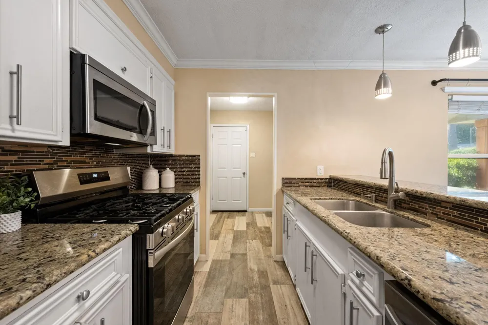 408 Foxmeadow Lane Cleveland, TX 77327