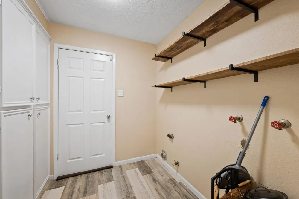 408 Foxmeadow Lane Cleveland, TX 77327