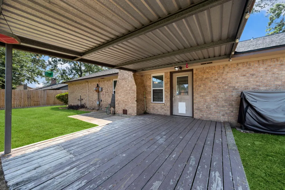 408 Foxmeadow Lane Cleveland, TX 77327