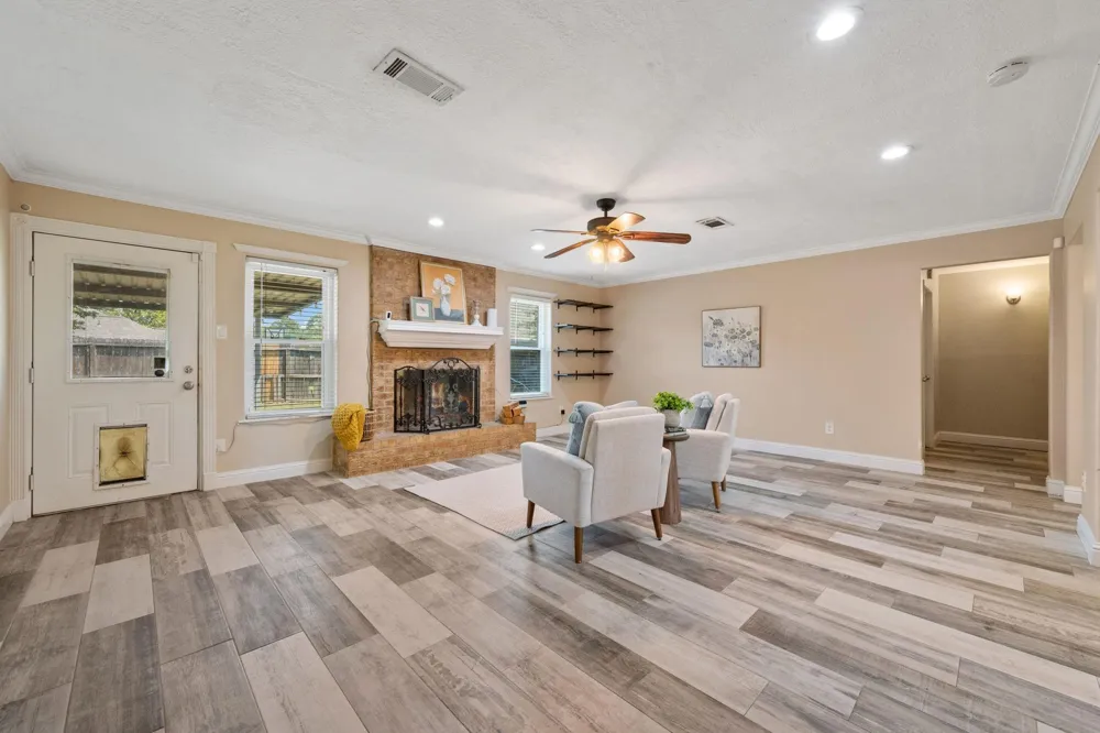 408 Foxmeadow Lane Cleveland, TX 77327