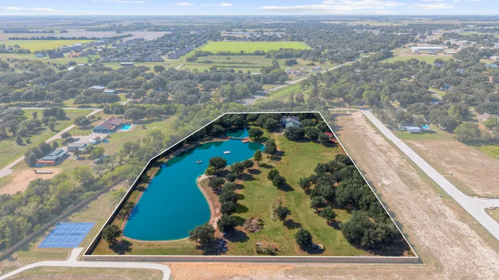 13319 Colony Road Needville, TX 77461
