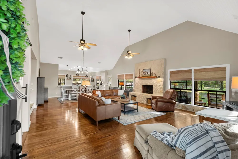13319 Colony Road Needville, TX 77461