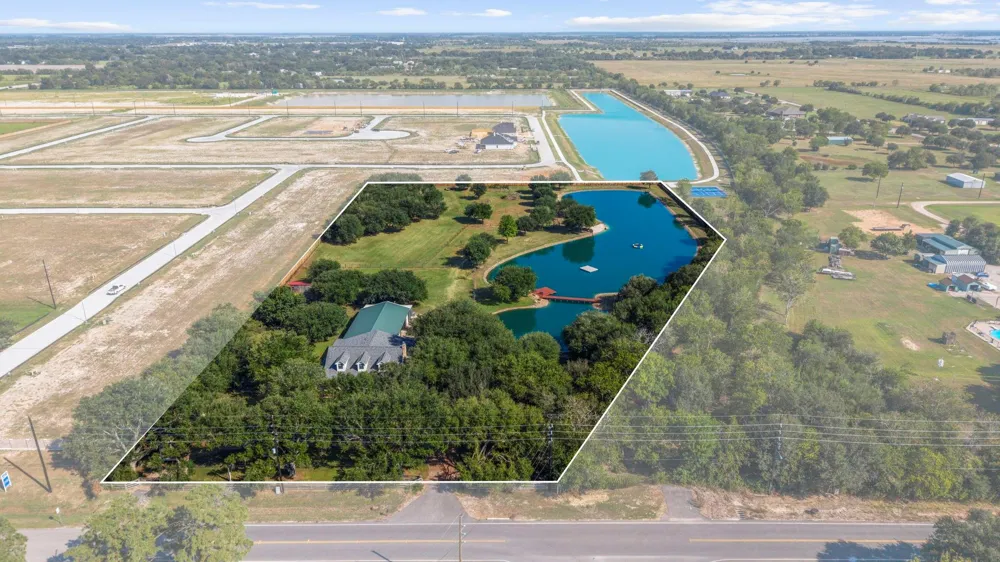 13319 Colony Road Needville, TX 77461