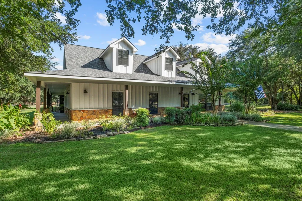 13319 Colony Road Needville, TX 77461