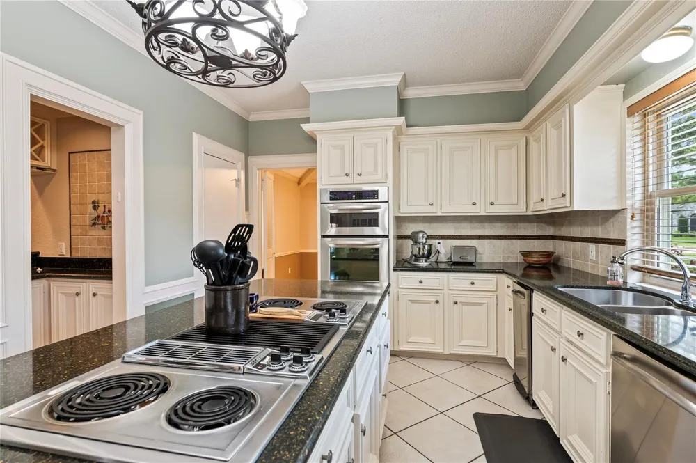1603 White Wing Circle Friendswood, TX 77546