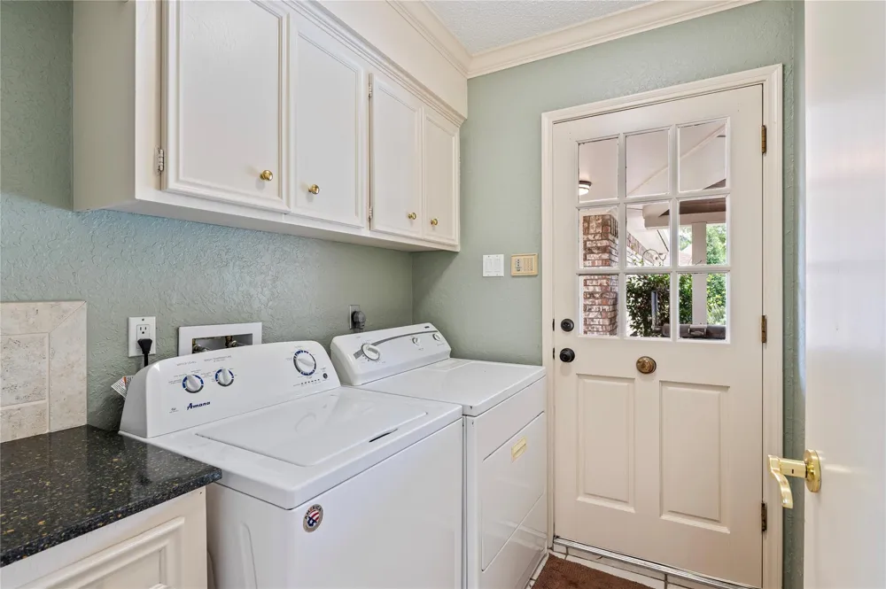 1603 White Wing Circle Friendswood, TX 77546