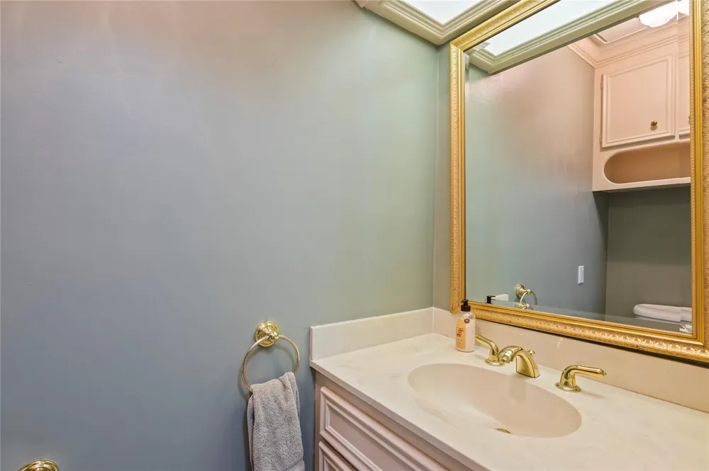 1603 White Wing Circle Friendswood, TX 77546