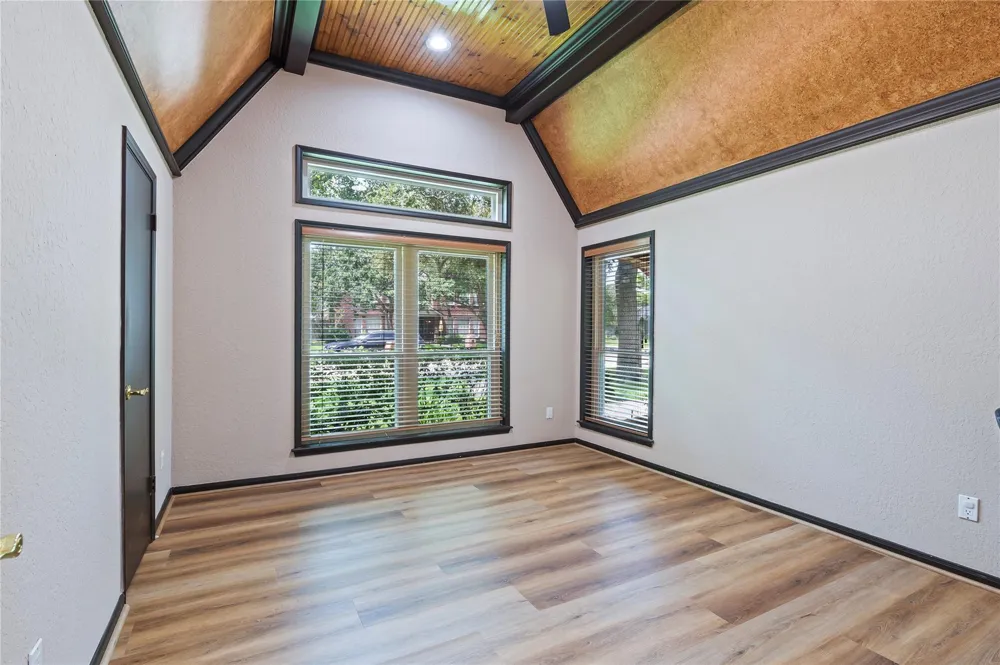 1603 White Wing Circle Friendswood, TX 77546