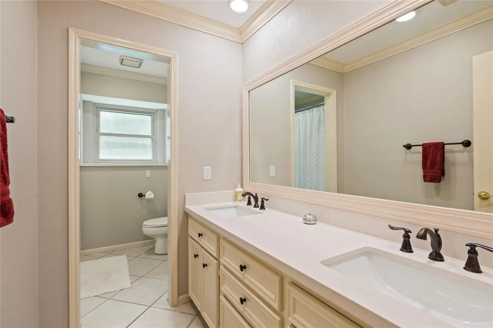 1603 White Wing Circle Friendswood, TX 77546