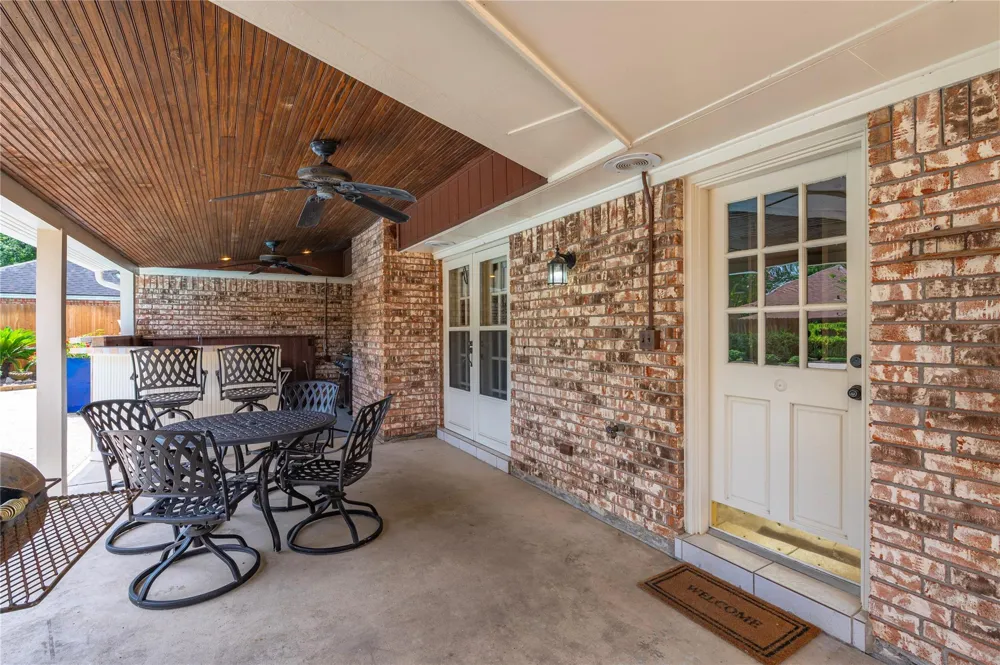 1603 White Wing Circle Friendswood, TX 77546