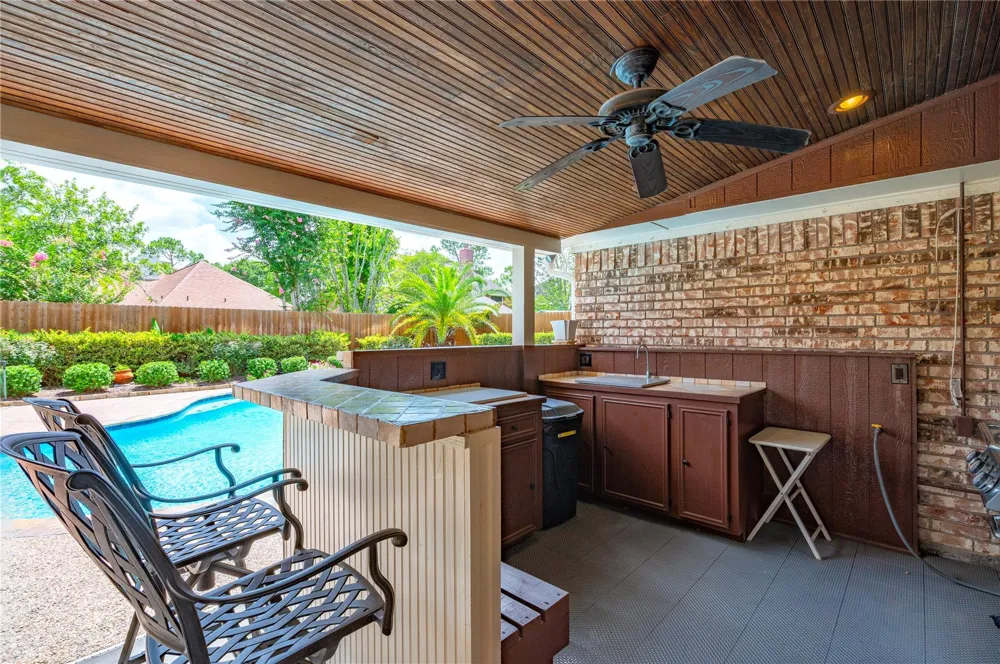 1603 White Wing Circle Friendswood, TX 77546