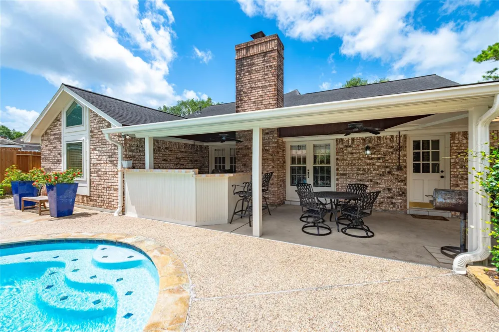 1603 White Wing Circle Friendswood, TX 77546