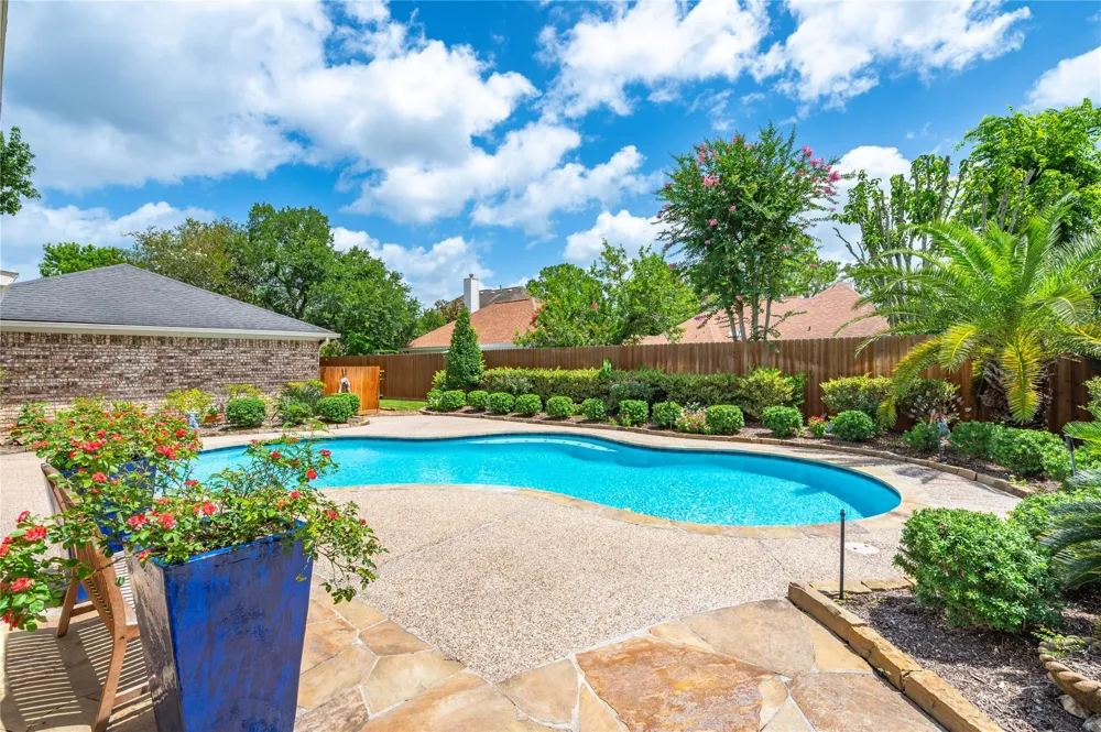1603 White Wing Circle Friendswood, TX 77546
