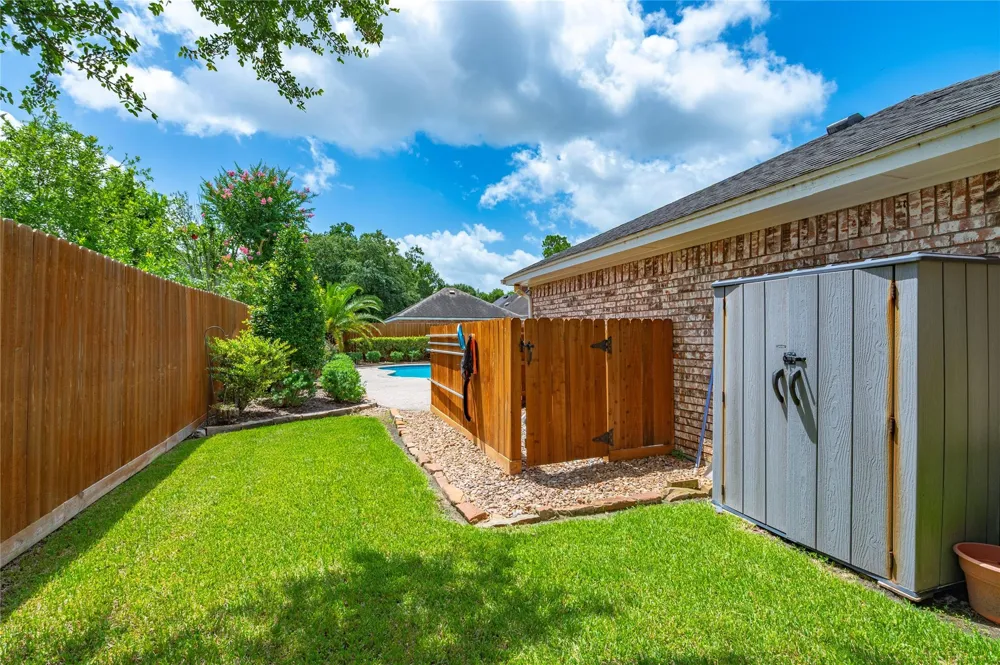 1603 White Wing Circle Friendswood, TX 77546