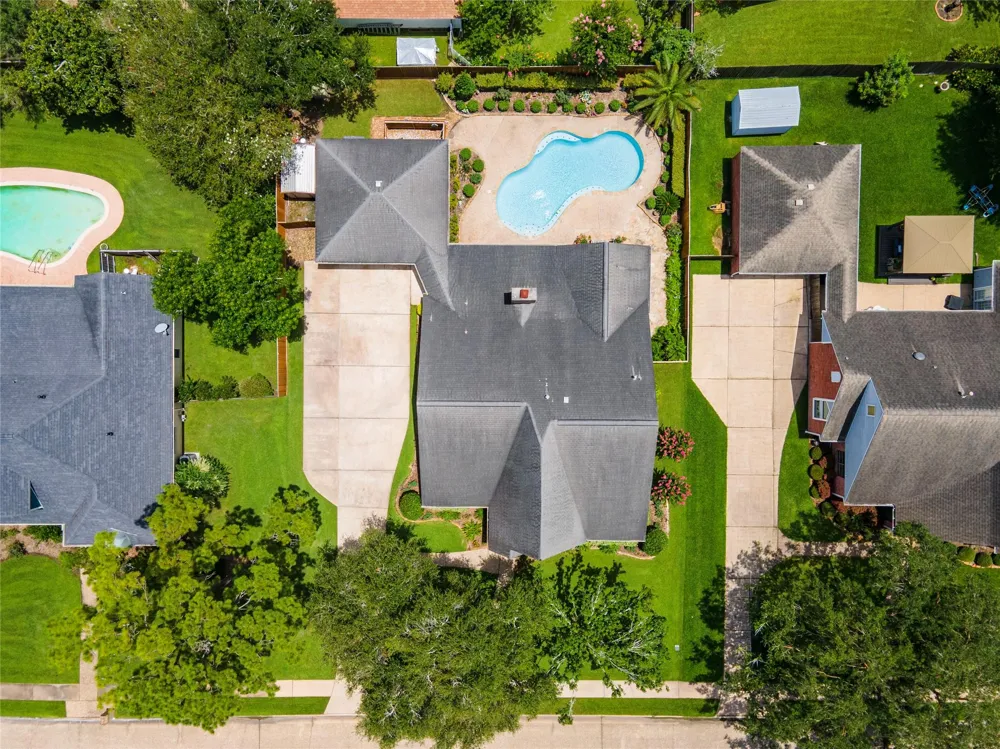 1603 White Wing Circle Friendswood, TX 77546