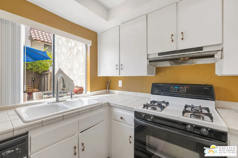 357 W Mariscal Road Palm Springs, CA 92262