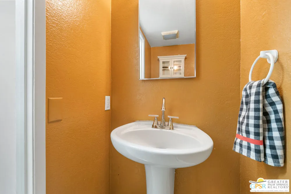 357 W Mariscal Road Palm Springs, CA 92262