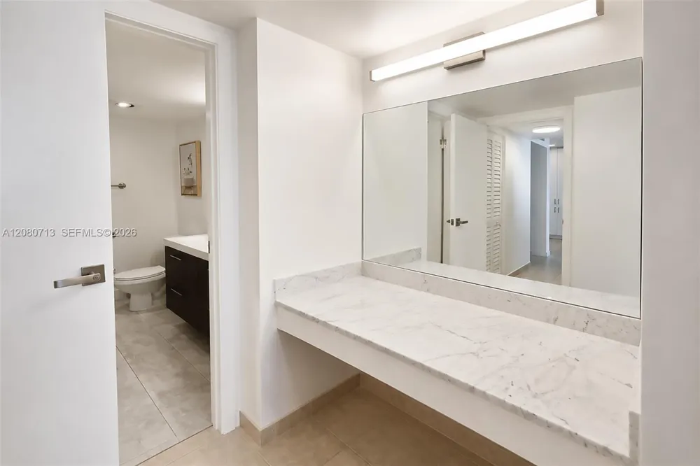 2301 S Ocean Dr #1206 Hollywood, FL 33019
