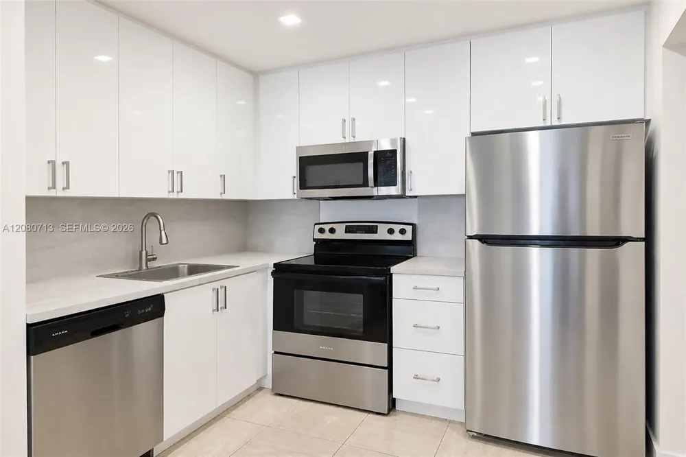 2301 S Ocean Dr #1206 Hollywood, FL 33019