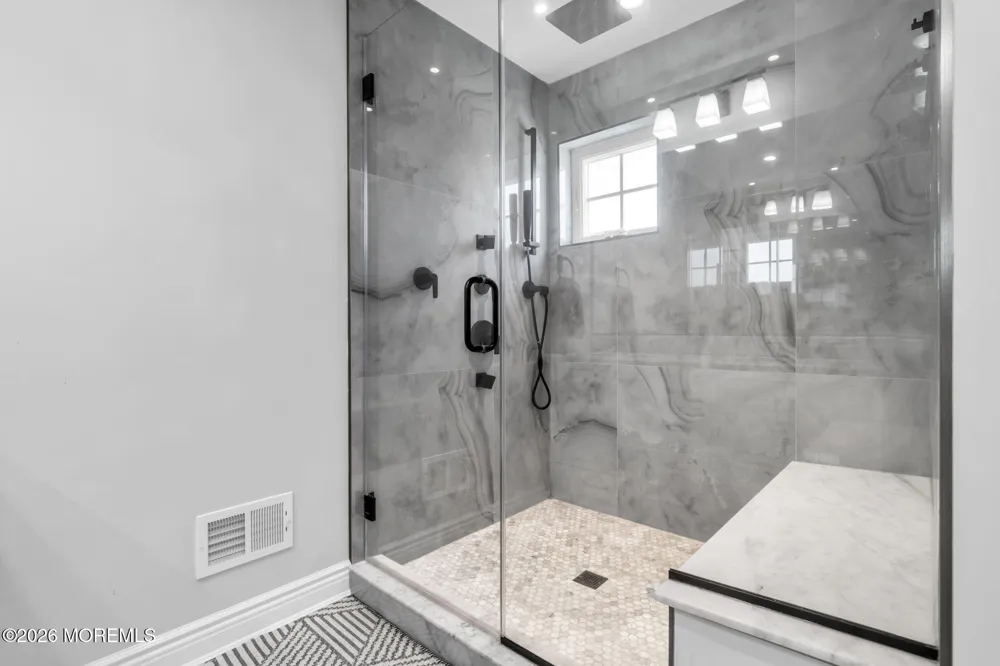 16 Storms Avenue Park Ridge, NJ 07656