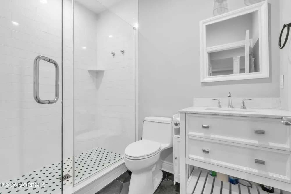 16 Storms Avenue Park Ridge, NJ 07656