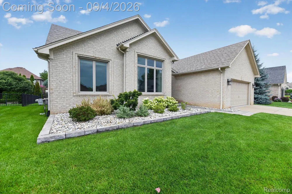 46743 Landings Drive Macomb Township, MI 48044