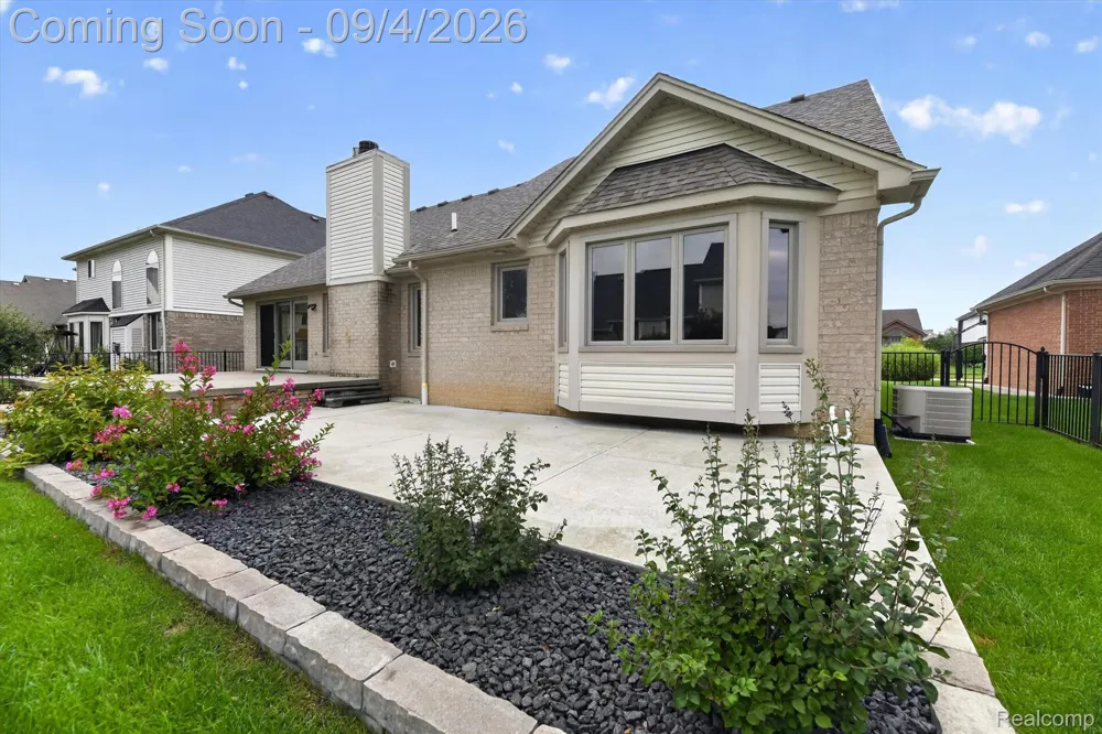 46743 Landings Drive Macomb Township, MI 48044