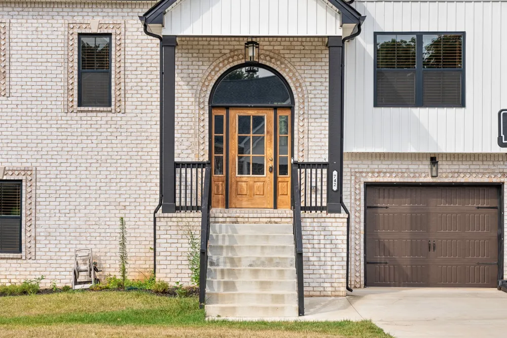742 Buffalo Ford Drive Clarksville, TN 37042