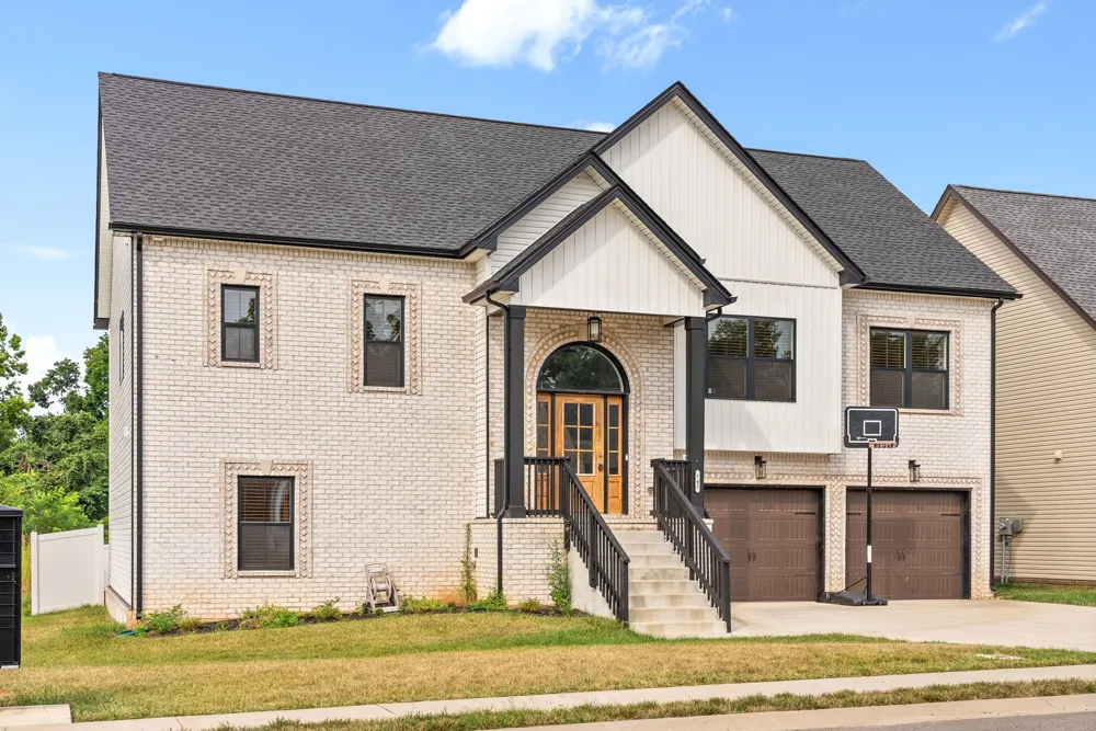 742 Buffalo Ford Drive Clarksville, TN 37042