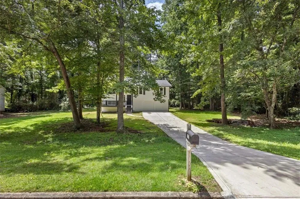 2152 Cedar Creek Lane Lithia Springs, GA 30122