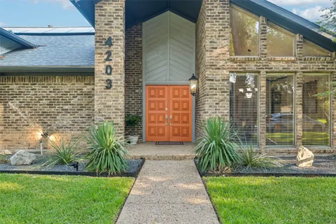 4203 Cobblers Lane